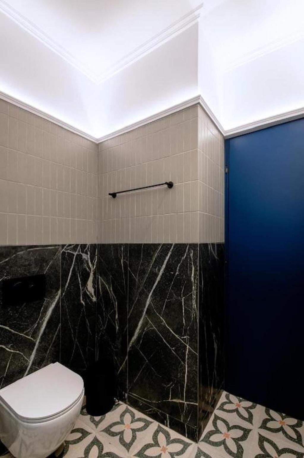Smart And Elegant In The Centre Of Apartment *