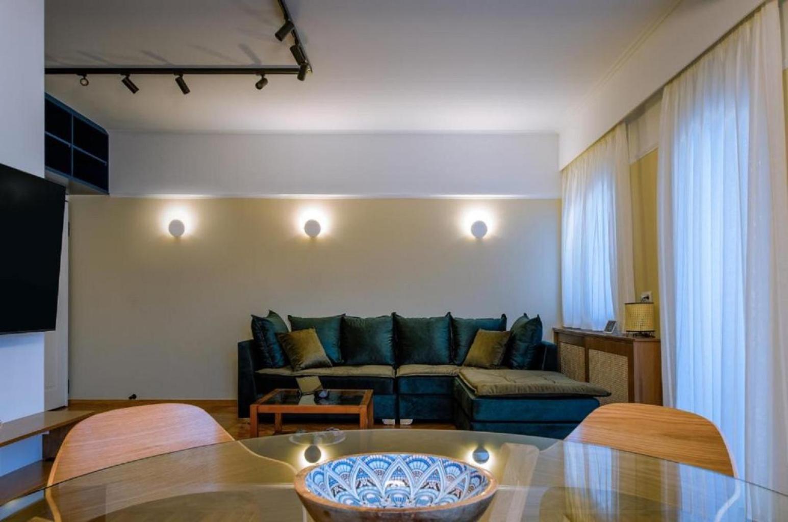 Smart And Elegant In The Centre Of Athen